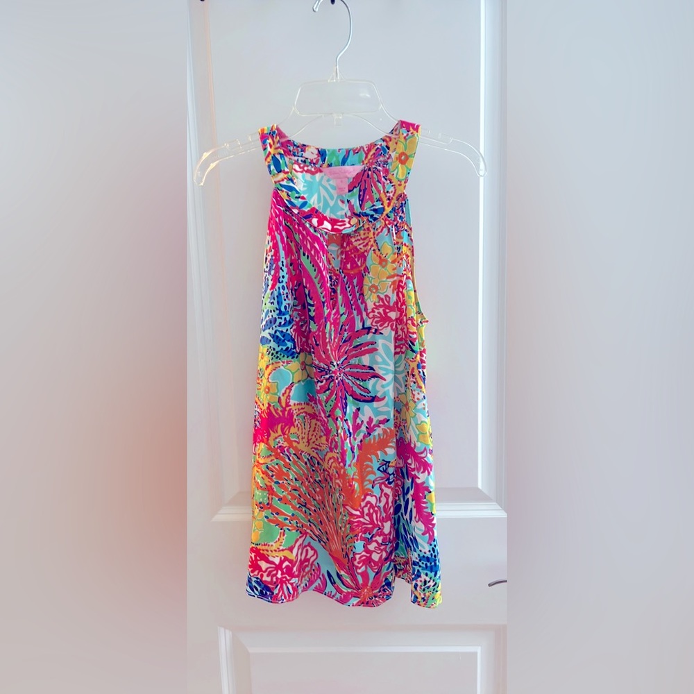 Woman’s Lilly Pulitzer like new silk sleeveless shirt